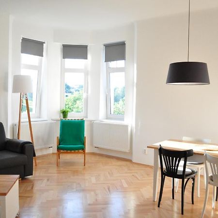 Central-Modern-Apartment Praga Esterno foto