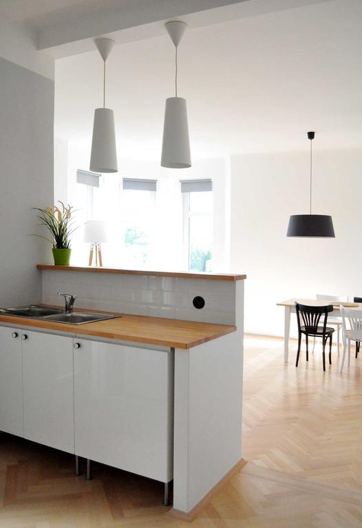 Central-Modern-Apartment Praga Esterno foto