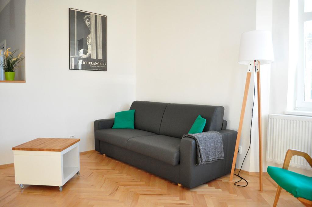 Central-Modern-Apartment Praga Esterno foto