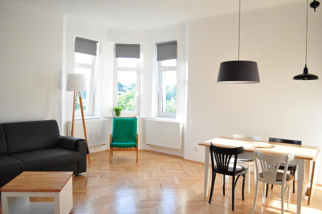 Central-Modern-Apartment Praga Esterno foto