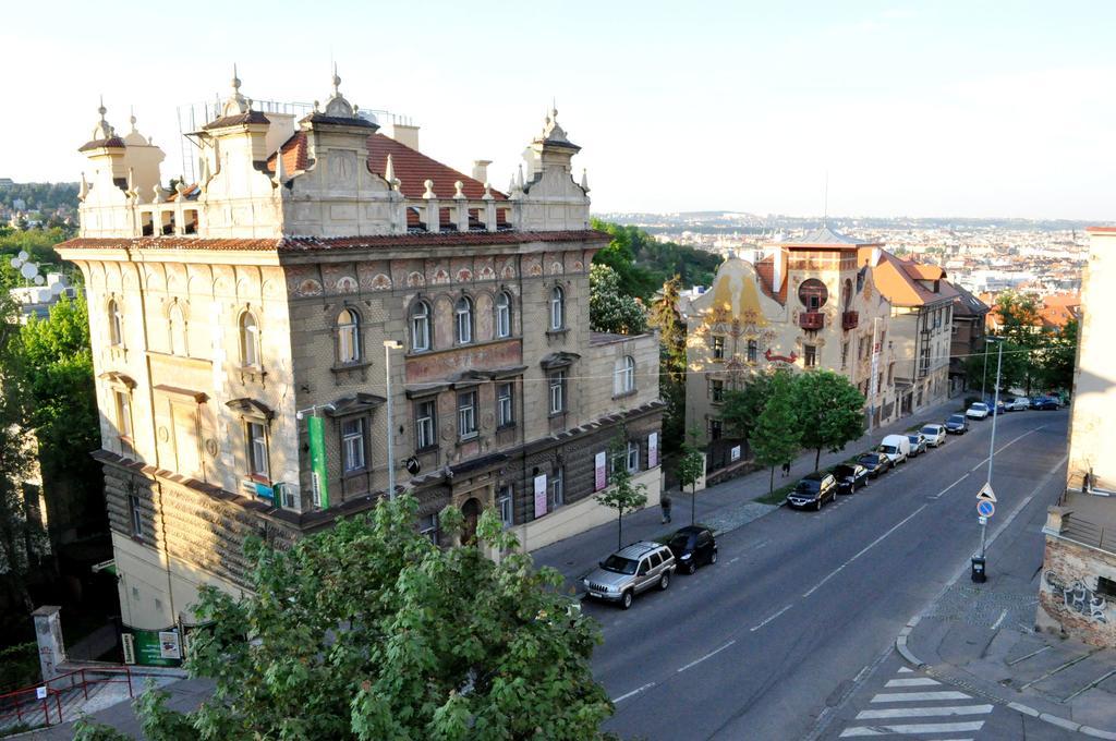 Central-Modern-Apartment Praga Esterno foto